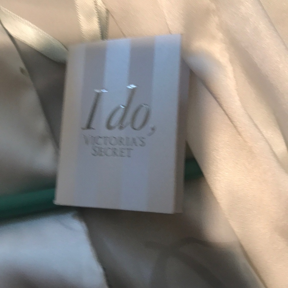 Never worn - Picture 3 of 3